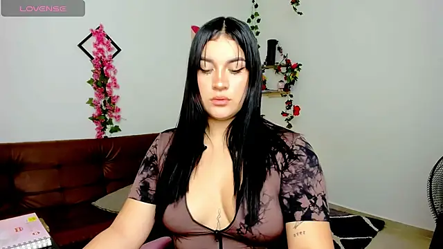 Snapshot of Emic_ chatting on 03/02/25, 02:54 Emic  online show from 03/02/25, 02:54