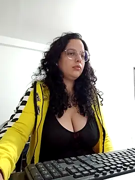 Snapshot of babyluna939 chatting on 05/09/26, 11:43 babyluna939 online show from 05/09/26, 11:43