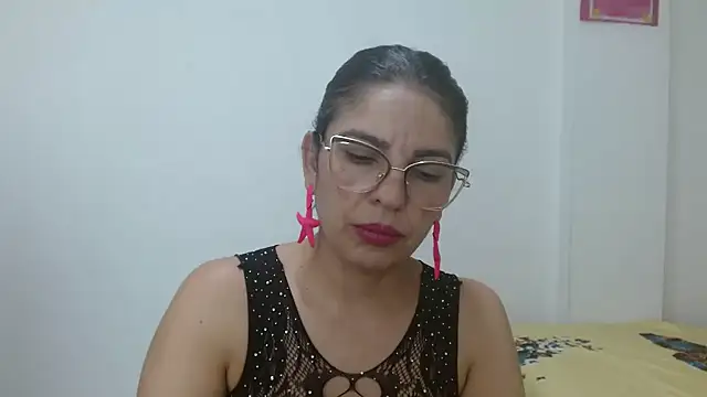 Snapshot of anybellucci43 chatting on 12/16/24, 12:59 anybellucci43 online show from 12/16/24, 12:59