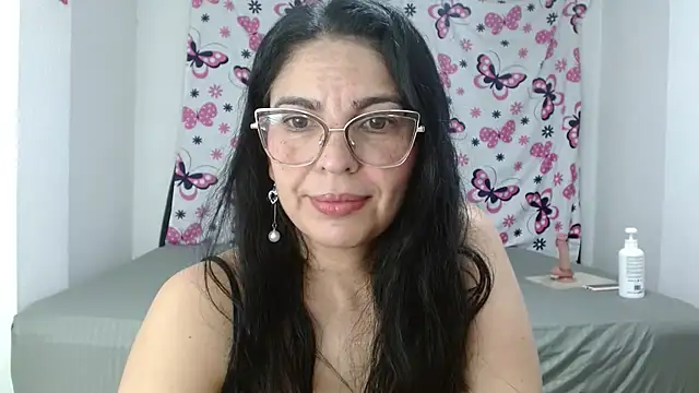 Snapshot of anybellucci43 chatting on 12/30/24, 05:15 anybellucci43 online show from 12/30/24, 05:15