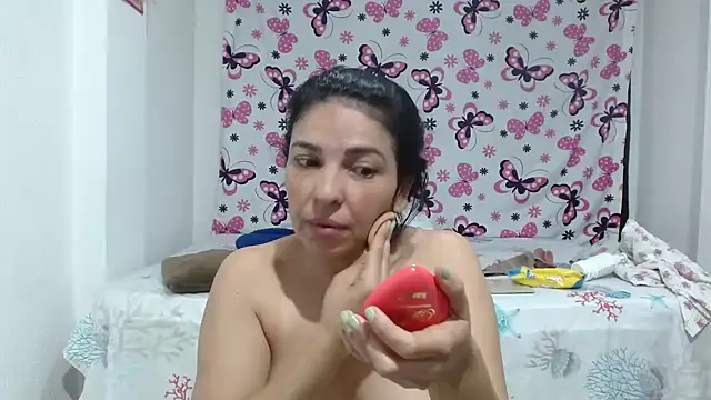 Snapshot of anybellucci43 chatting on 01/19/25, 11:00 anybellucci43 online show from 01/19/25, 11:00