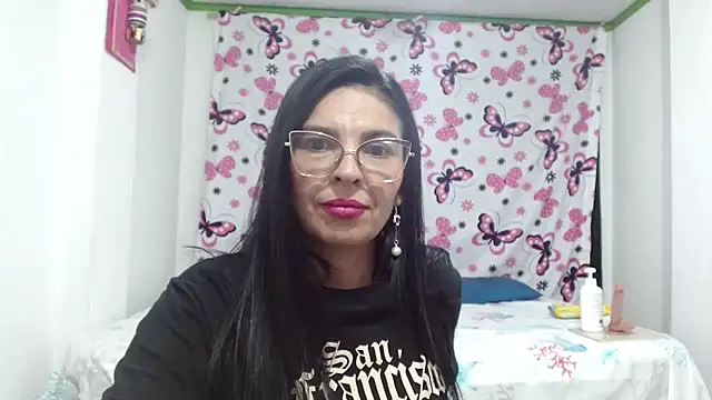 Snapshot of anybellucci43 chatting on 01/22/25, 03:31 anybellucci43 online show from 01/22/25, 03:31