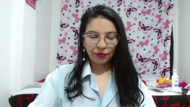 Snapshot of anybellucci43 chatting on 02/11/25, 02:25 anybellucci43 online show from 02/11/25, 02:25