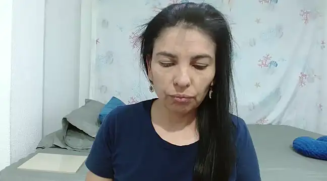 Snapshot of anybellucci43 chatting on 03/17/25, 03:25 anybellucci43 online show from 03/17/25, 03:25