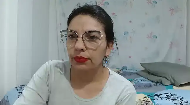 Snapshot of anybellucci43 chatting on 03/22/25, 04:03 anybellucci43 online show from 03/22/25, 04:03