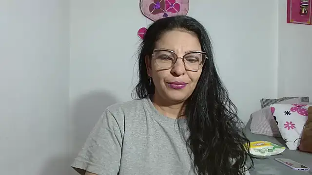 anybellucci43 online show from 02/11/26, 12:48