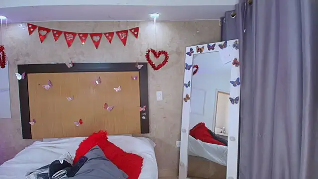 mialopez52 online show from 02/18/26, 06:59