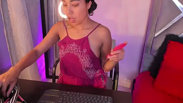 Monica lopez online show from 03/06/25, 07:21