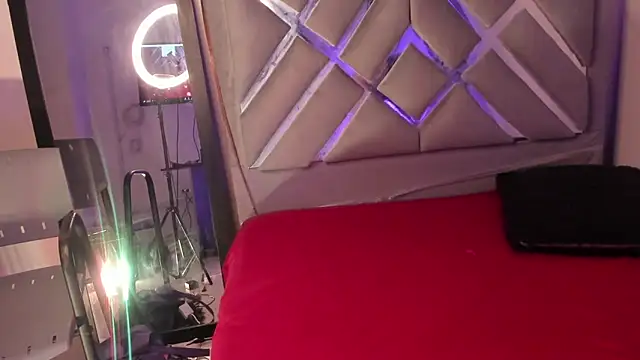 Monica lopez online show from 03/08/25, 02:12