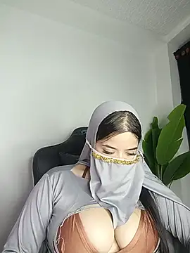 Snapshot of janna_isa chatting on 07/23/26, 01:58 janna isa online show from 07/23/26, 01:58