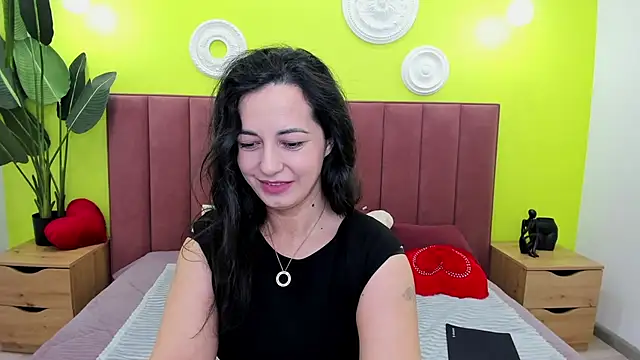 Snapshot of Linda_Insatiable chatting on 05/11/26, 01:33 Linda Insatiable online show from 05/11/26, 01:33
