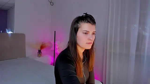 Laura Leee online show from 03/06/25, 12:41