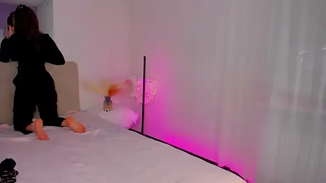 Laura Leee online show from 03/07/25, 09:29