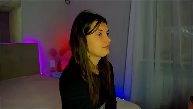 Laura Leee online show from 09/27/25, 05:23