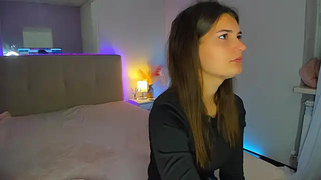 Laura Leee online show from 10/07/25, 05:26