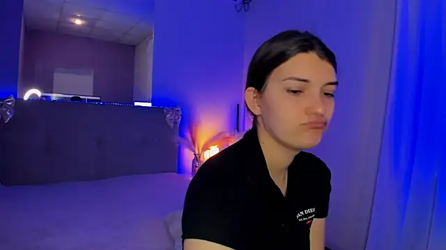 Snapshot of Laura_Leee chatting on 05/10/26, 05:34 Laura Leee online show from 05/10/26, 05:34