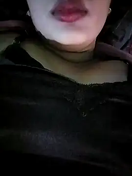 Snapshot of Miss-Siyaa chatting on 12/18/24, 06:03 Miss-Siyaa online show from 12/18/24, 06:03