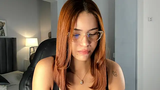 Madie  collins online show from 12/20/25, 11:50