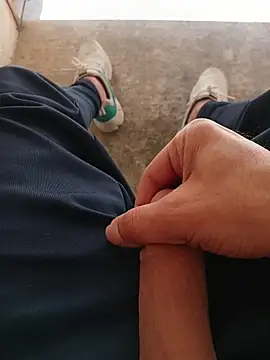 casper0303 online show from 04/23/26, 06:36