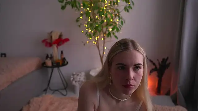 lorrie love story online show from 09/14/25, 09:19