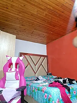 Shermie24 online show from 10/22/25, 04:35