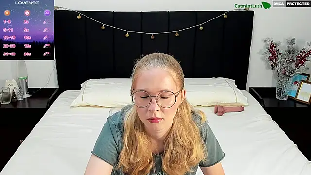 CatmintLush online show from 12/21/25, 11:34