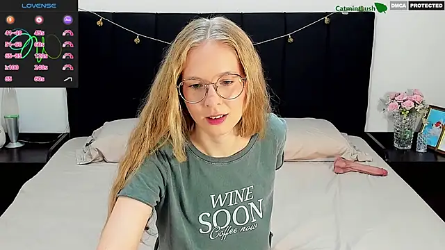 Snapshot of CatmintLush chatting on 05/03/26, 11:44 CatmintLush online show from 05/03/26, 11:44