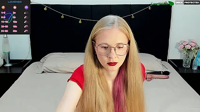 Snapshot of CatmintLush chatting on 05/08/26, 11:32 CatmintLush online show from 05/08/26, 11:32