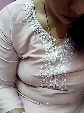Snapshot of Urmila_bhabhii chatting on 01/23/25, 03:37 Urmila bhabhii online show from 01/23/25, 03:37
