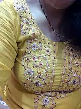 Snapshot of Urmila_bhabhii chatting on 01/25/25, 03:40 Urmila bhabhii online show from 01/25/25, 03:40