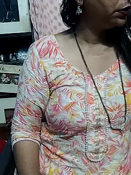 Snapshot of Urmila_bhabhii chatting on 10/16/25, 03:07 Urmila bhabhii online show from 10/16/25, 03:07