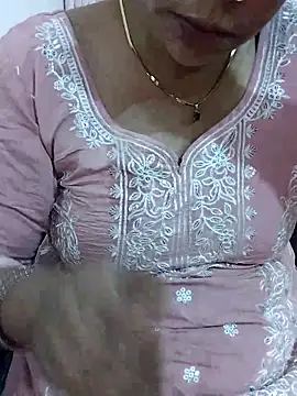 Snapshot of Urmila_bhabhii chatting on 05/07/26, 03:23 Urmila bhabhii online show from 05/07/26, 03:23