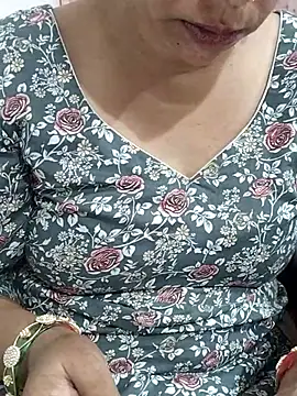 Snapshot of Urmila_bhabhii chatting on 06/05/26, 03:07 Urmila bhabhii online show from 06/05/26, 03:07