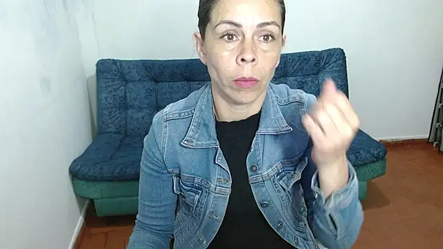 Snapshot of Marilyn_xxxx chatting on 10/12/25, 10:42 Marilyn xxxx online show from 10/12/25, 10:42
