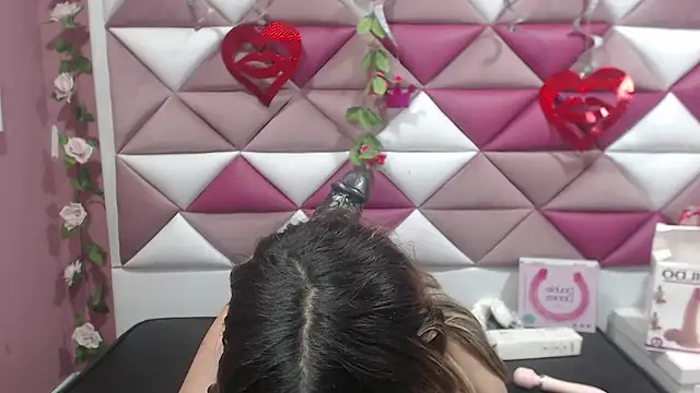 NahomiConnor  online show from 02/24/25, 04:36