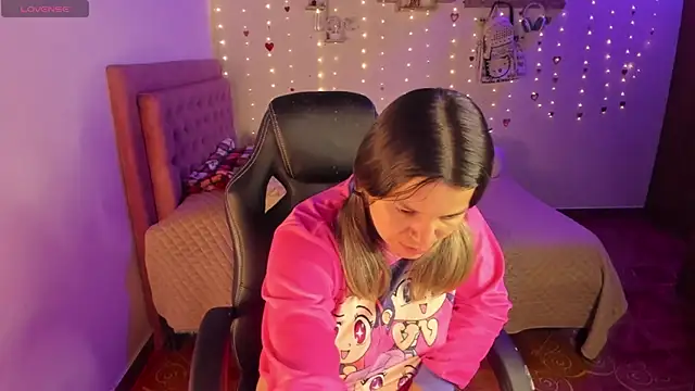 Sabrina Hall  online show from 04/05/26, 02:53