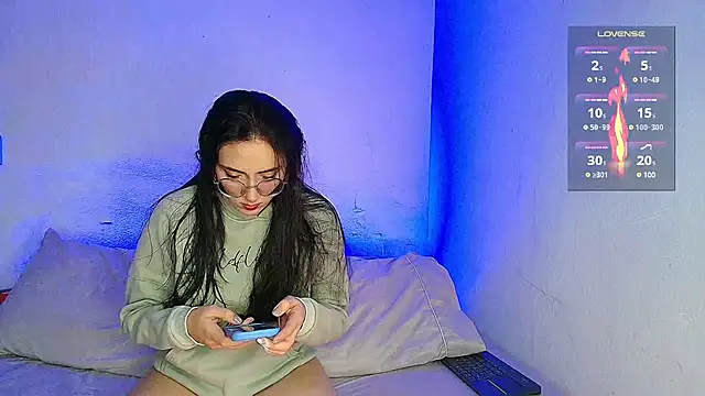 Snapshot of aron_wi chatting on 12/15/24, 01:02 aron wi online show from 12/15/24, 01:02