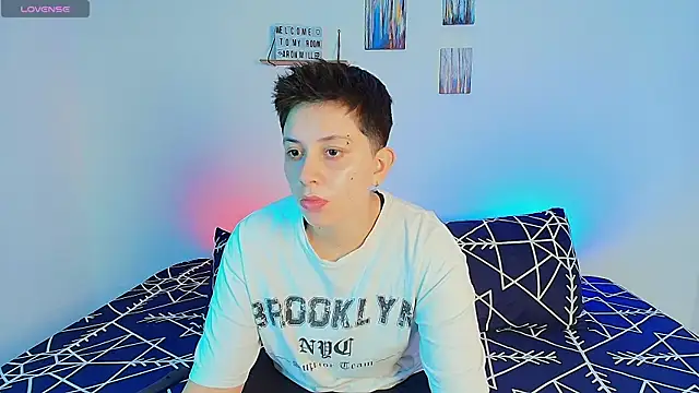 Snapshot of aron_wi chatting on 03/15/25, 06:14 aron wi online show from 03/15/25, 06:14