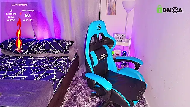 Snapshot of aron_wi chatting on 09/13/25, 10:37 aron wi online show from 09/13/25, 10:37