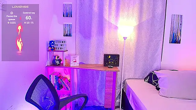 Snapshot of aron_wi chatting on 10/22/25, 10:37 aron wi online show from 10/22/25, 10:37