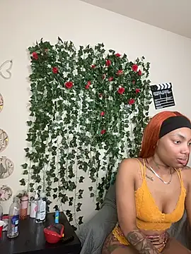 butterflybootyy online show from 11/30/25, 09:52