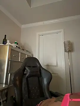 butterflybootyy online show from 02/04/26, 07:14