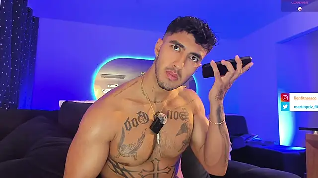 Snapshot of JACOB_MARTINS chatting on 03/01/25, 05:20 JACOB MARTINS online show from 03/01/25, 05:20