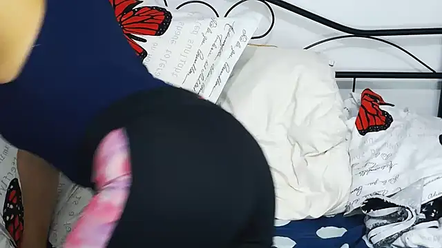 DivinSandra online show from 03/19/25, 10:33