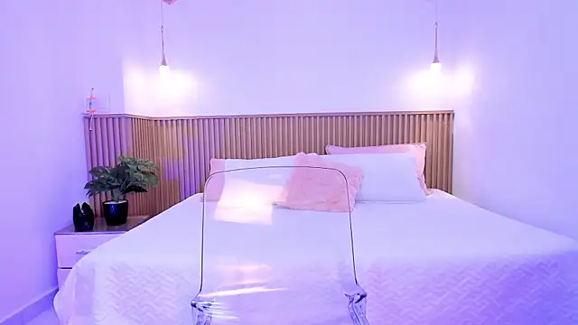 Bella reaset18 online show from 12/20/24, 09:17