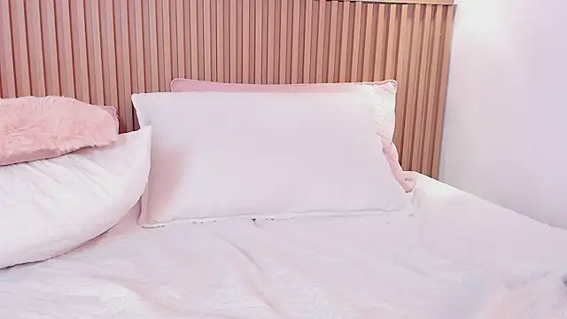 Bella reaset18 online show from 12/21/24, 07:24