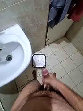 Snapshot of Lk123098 chatting on 02/14/25, 10:49 Lk123098 online show from 02/14/25, 10:49