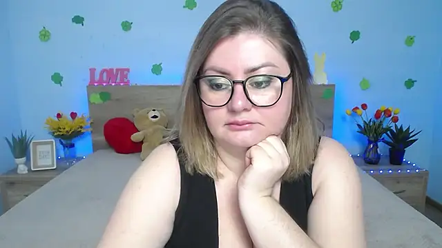 ZannaDreil online show from 03/17/25, 07:04