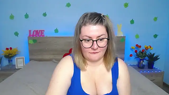 ZannaDreil online show from 03/22/25, 10:15