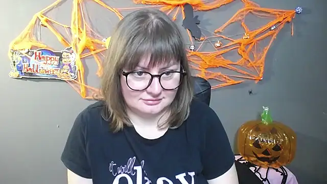 ZannaDreil online show from 10/14/25, 06:20